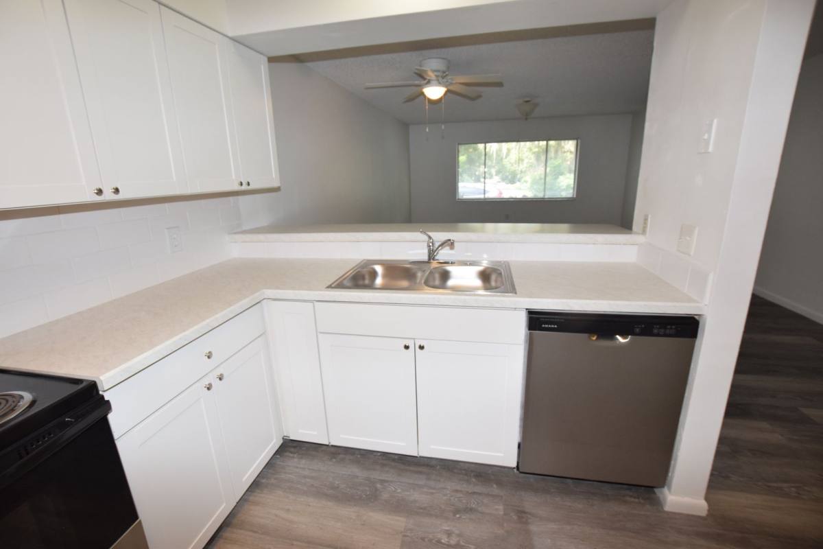 Townhouse for rent at 908 Sumter St, Leesburg, FL 34748