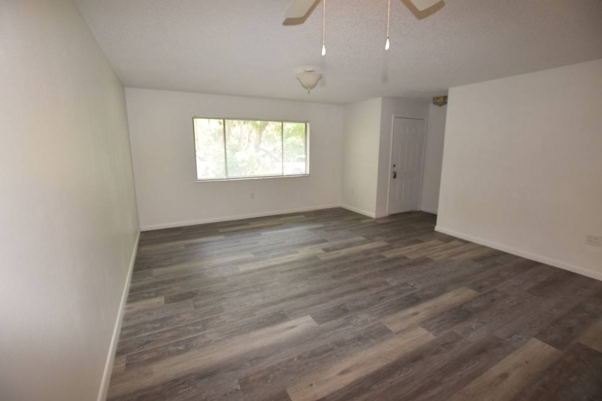 Townhouse for rent at 908 Sumter St, Leesburg, FL 34748