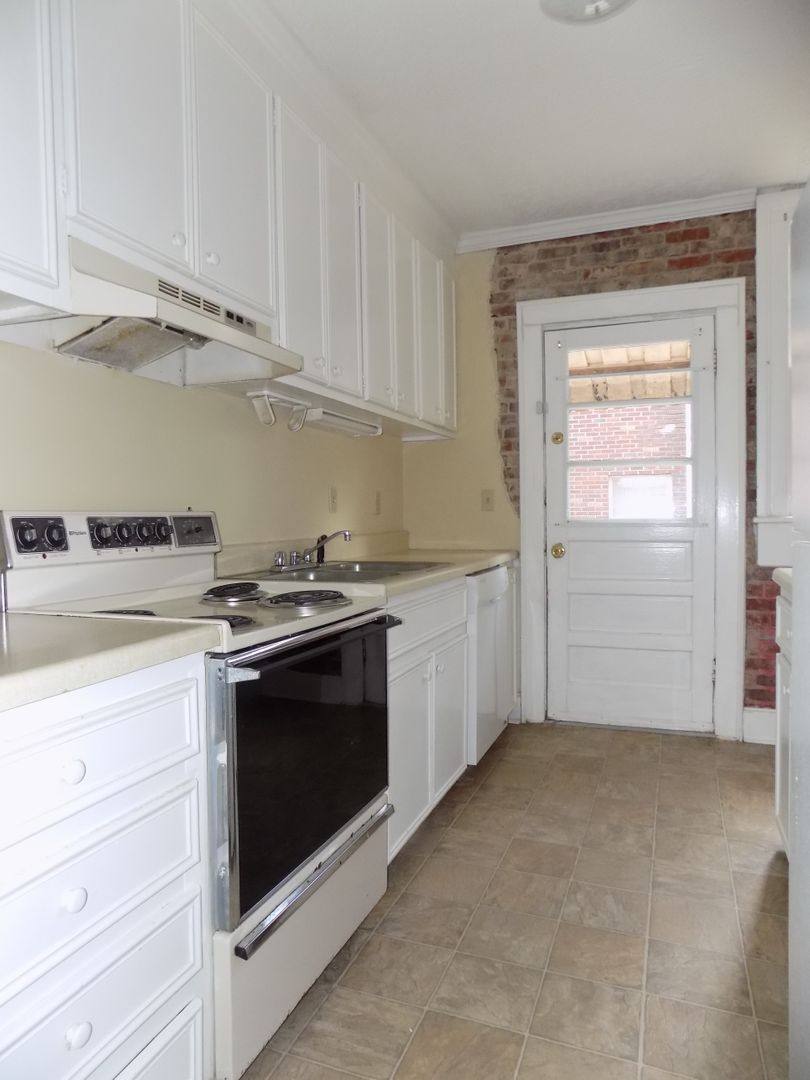 Apartment for rent at 806 Barnwell St, Columbia, SC 29201