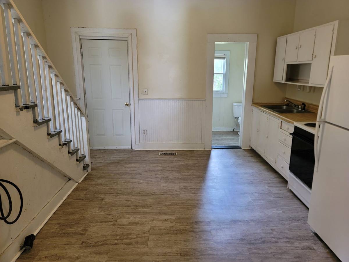 Apartment for rent at 221 Tryon St, Columbia, SC 29201