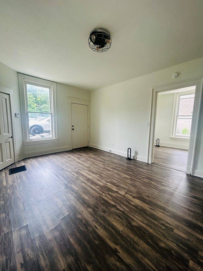Apartment for rent at 305 W Pike St, Covington, KY 41011