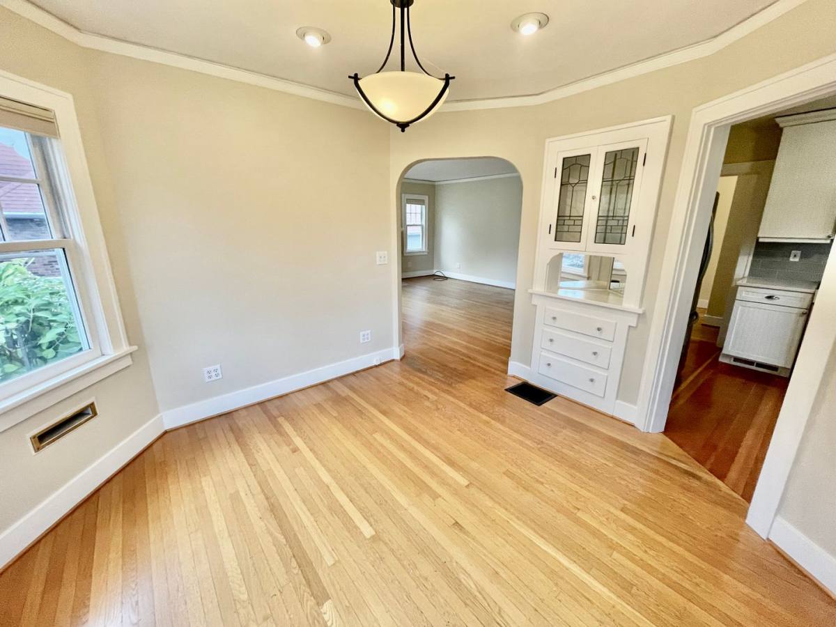House for rent at 6976 NE Stanton St, Portland, OR 97213