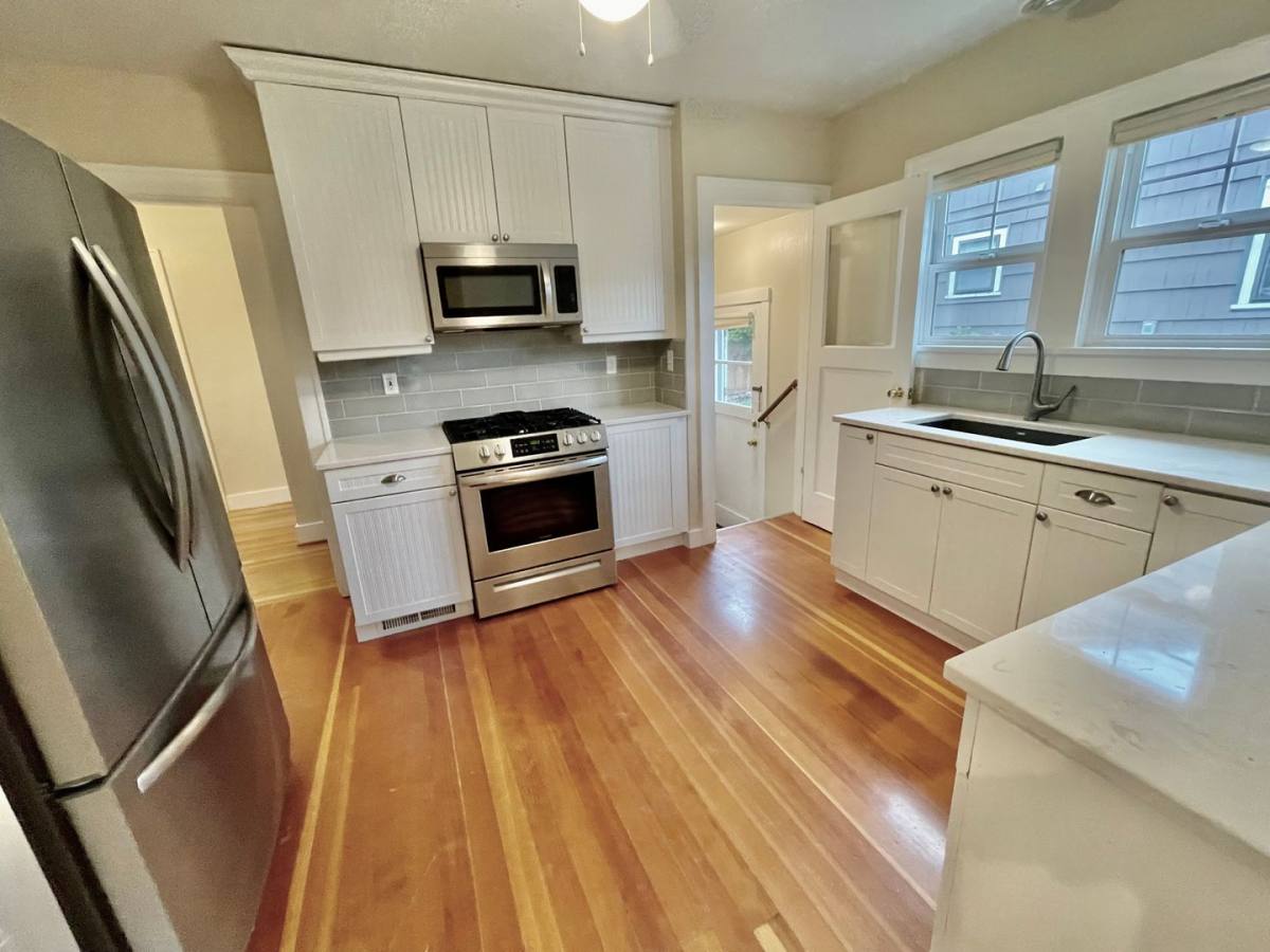 House for rent at 6976 NE Stanton St, Portland, OR 97213