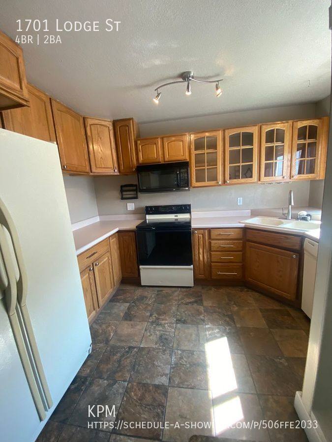 House for rent at 1701 Lodge St, Rapid City, SD 57702