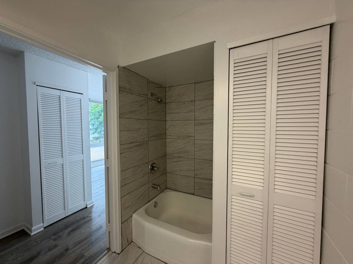 Apartment for rent at 1528 Emerson St, Honolulu, HI 96813