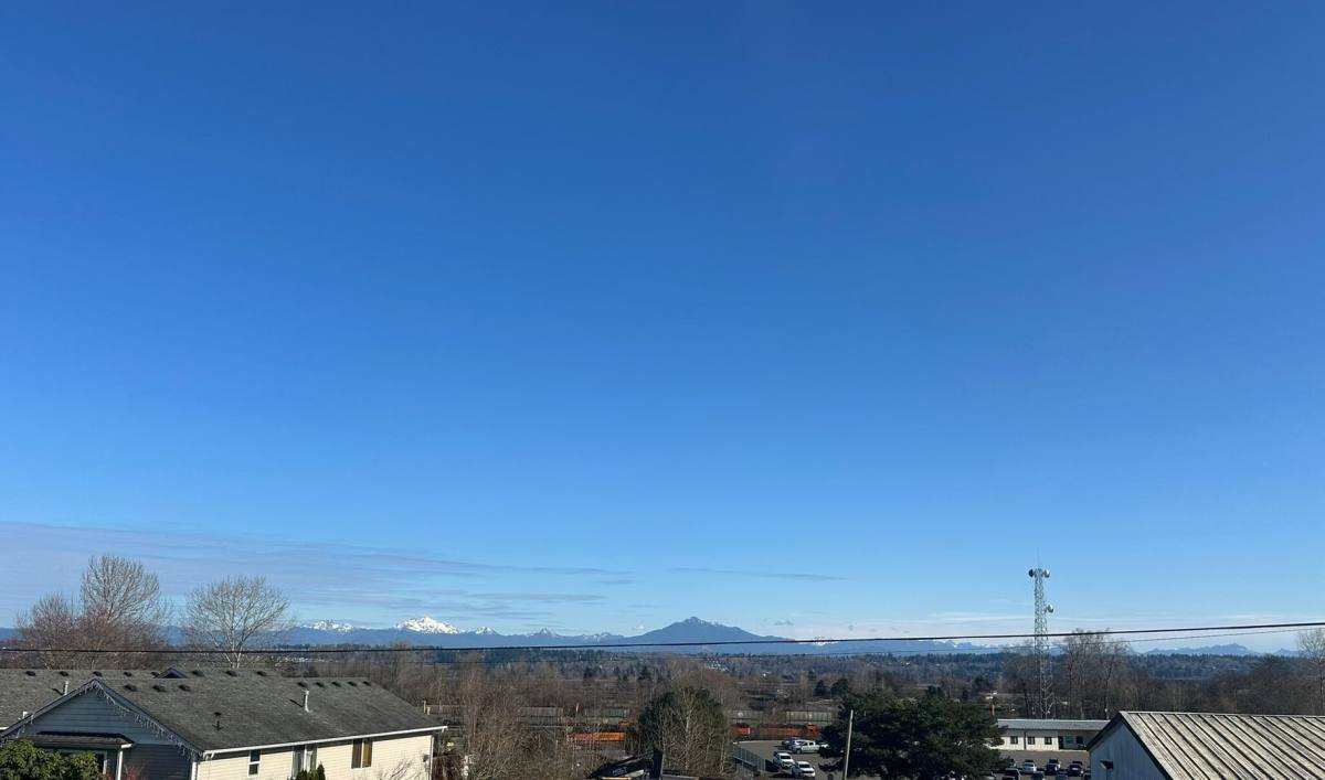 Apartment for rent at 1422 Chestnut St, Everett, WA 98201