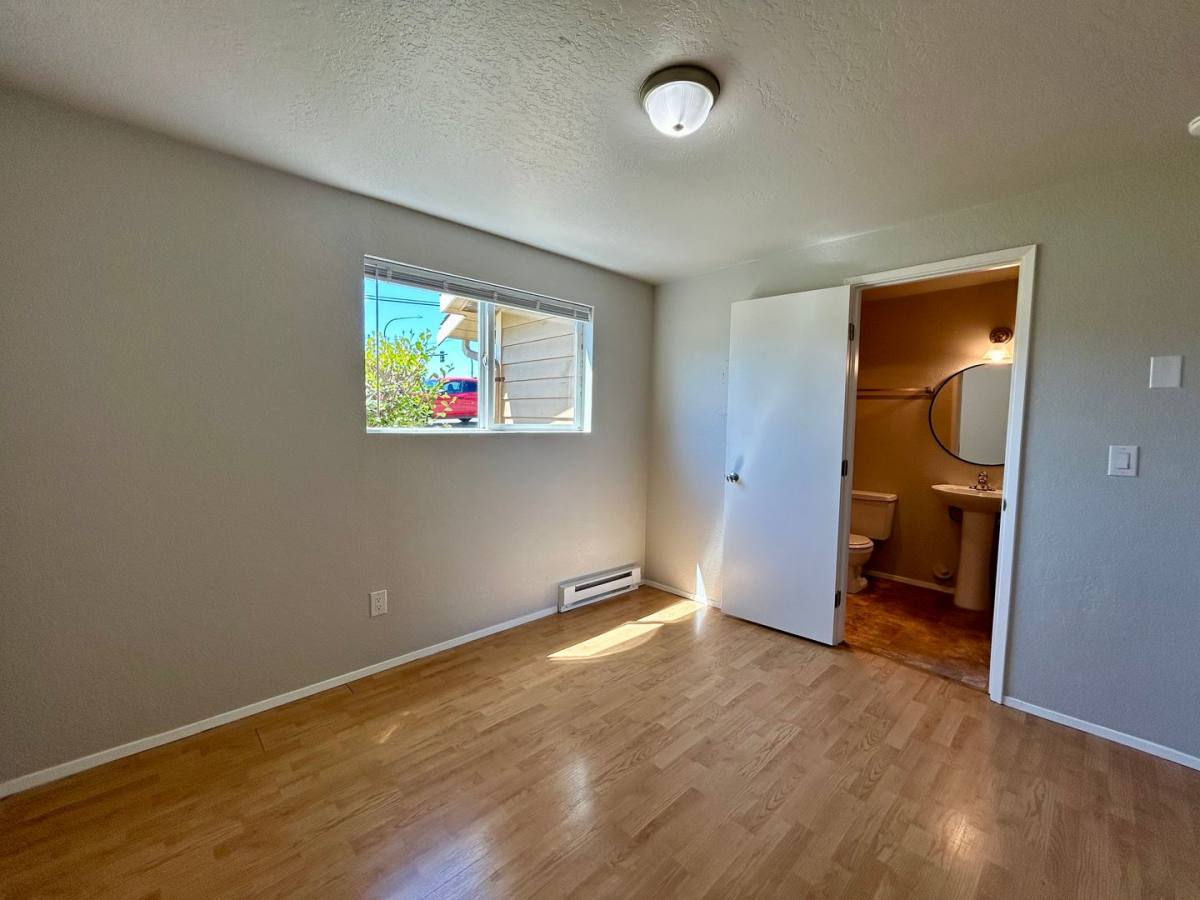 Apartment for rent at 1422 Chestnut St, Everett, WA 98201
