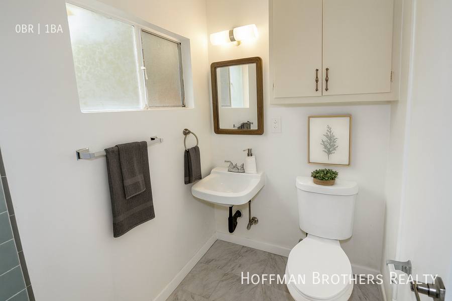 Apartment for rent at 14617 Gilmore St #5, Van Nuys, CA 91411