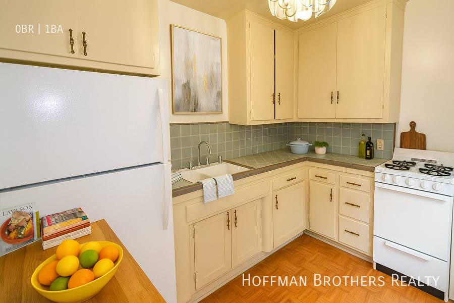 Apartment for rent at 14617 Gilmore St #5, Van Nuys, CA 91411