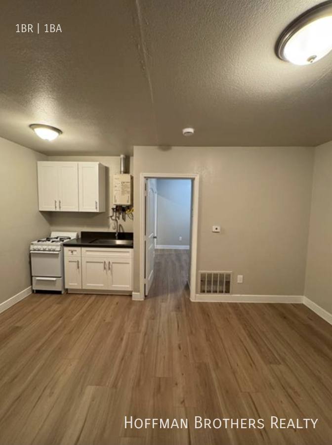Apartment for rent at 928 W 83rd St #4, Los Angeles, CA 90044