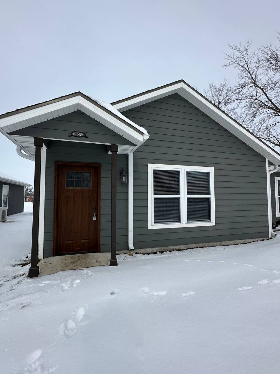 Apartment for rent at 201 S Illinois St, Green Ridge, MO 65332