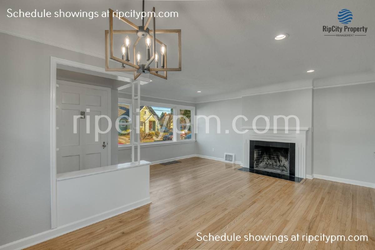 House for rent at 2521 SE 64th Ave, Portland, OR 97206