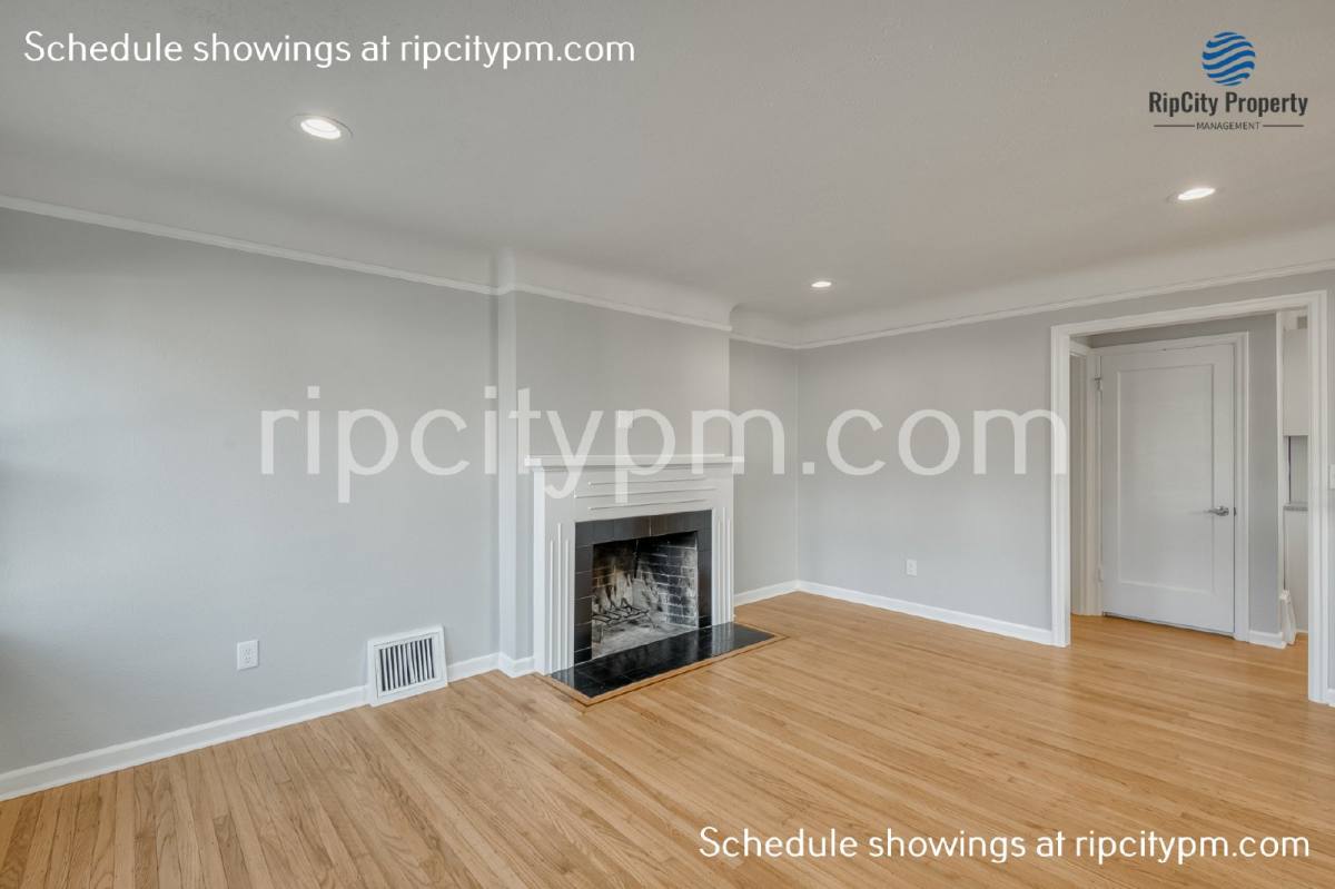 House for rent at 2521 SE 64th Ave, Portland, OR 97206