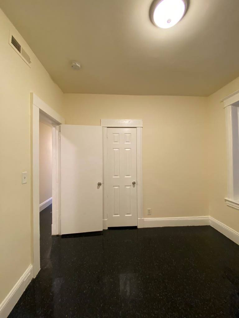 Apartment for rent at 19 Lawrence St #1W, Yonkers, NY 10705