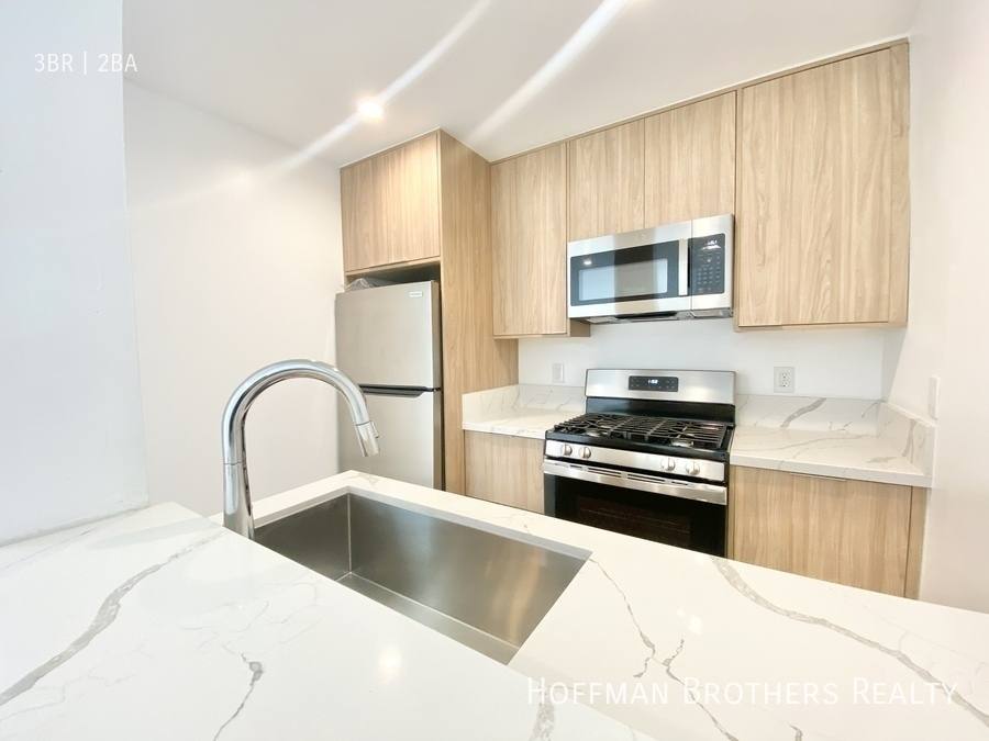 Apartment for rent at 1017 Ocean Park Blvd #7, Santa Monica, CA 90405