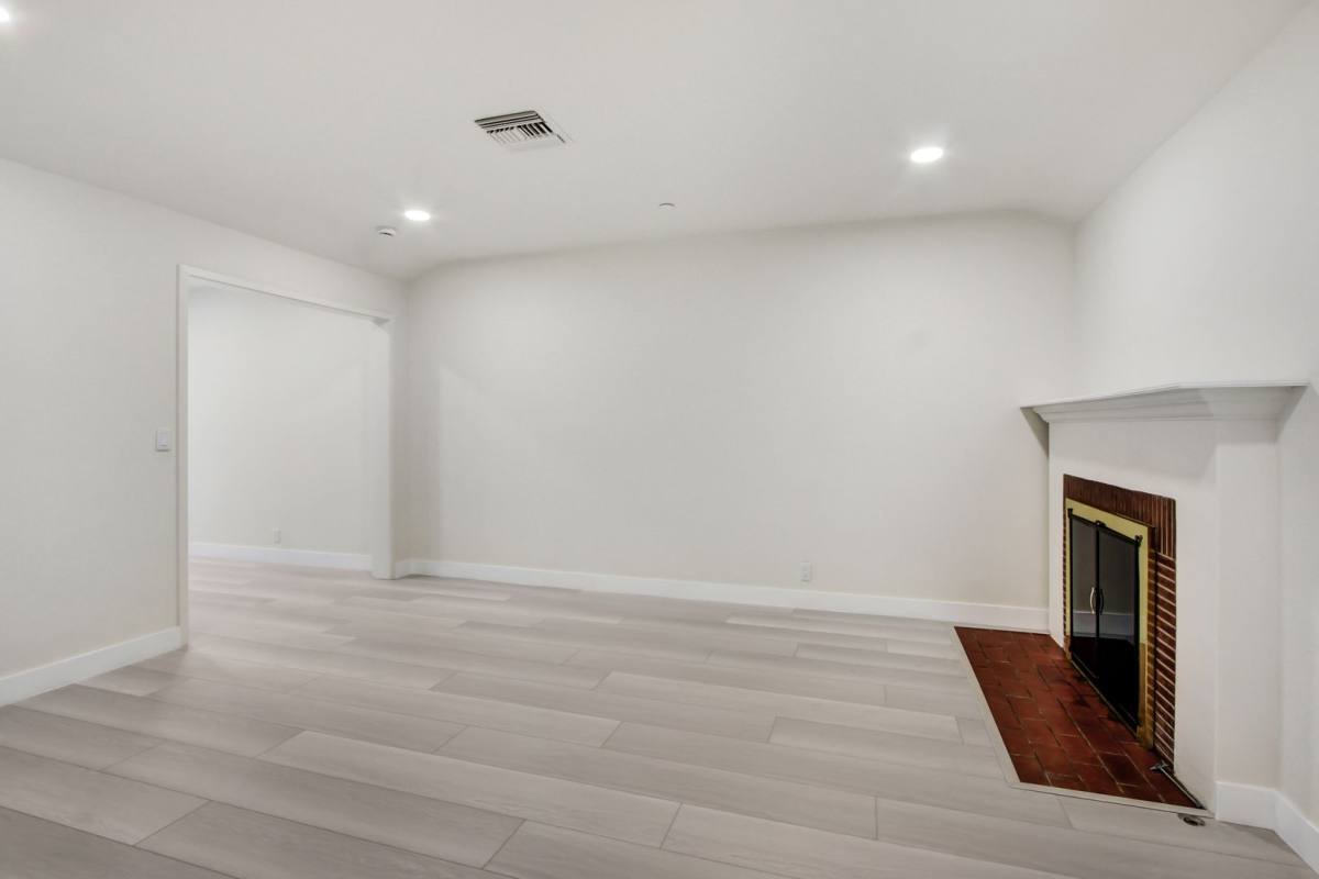 Apartment for rent at 80 S Baldwin Ave, Sierra Madre, CA 91024