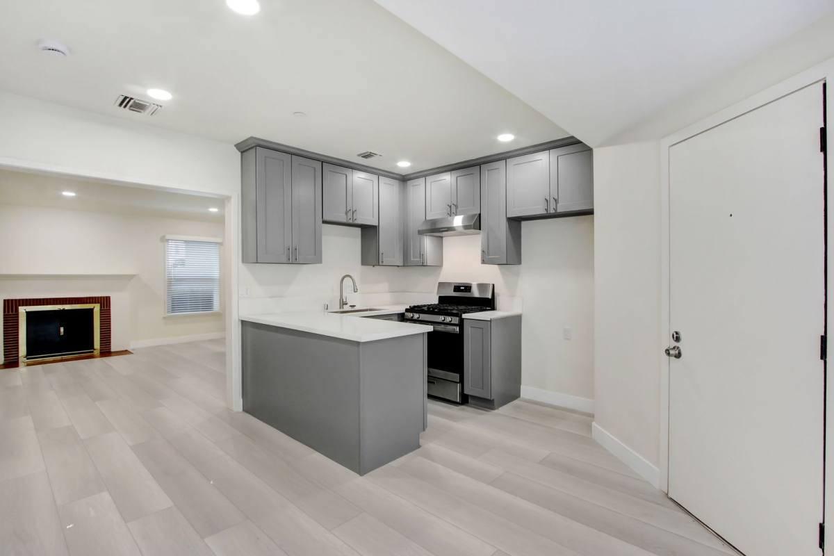 Apartment for rent at 80 S Baldwin Ave, Sierra Madre, CA 91024