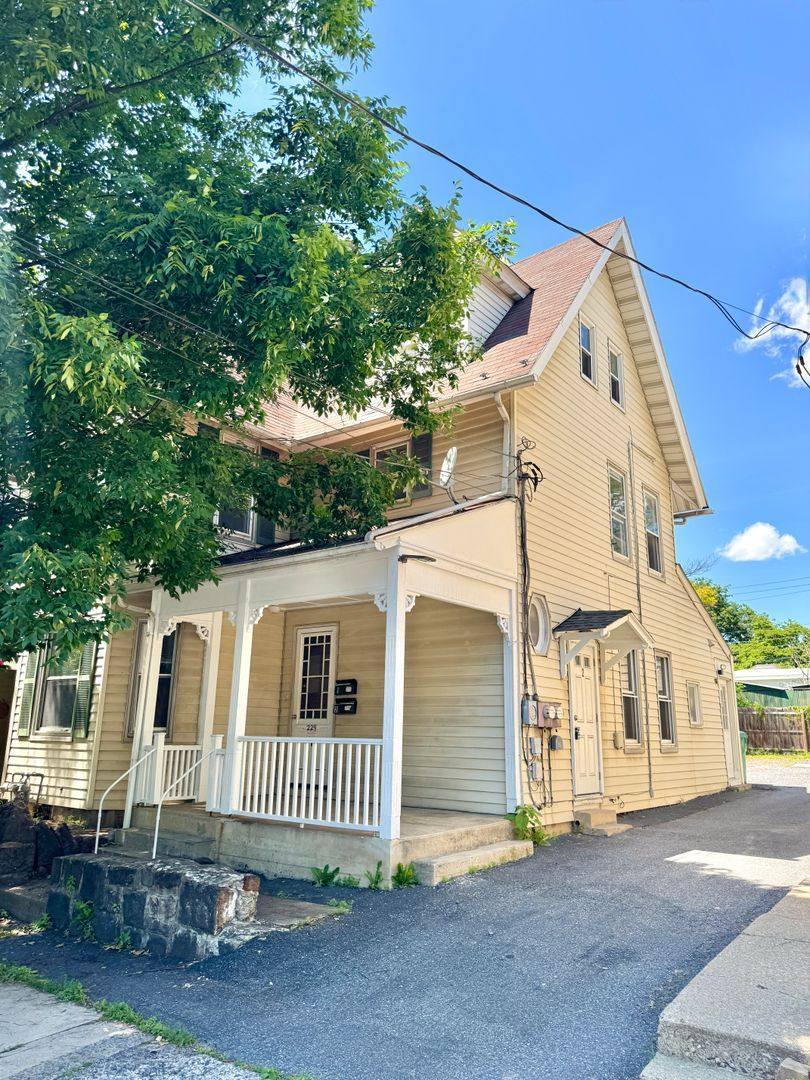Apartment for rent at 229 E Union Blvd, Bethlehem, PA 18018