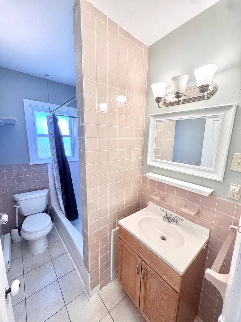 Apartment for rent at 229 E Union Blvd, Bethlehem, PA 18018