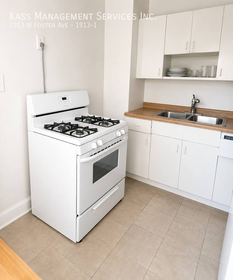 Apartment for rent at 1913 W Foster Ave #1, Chicago, IL 60640