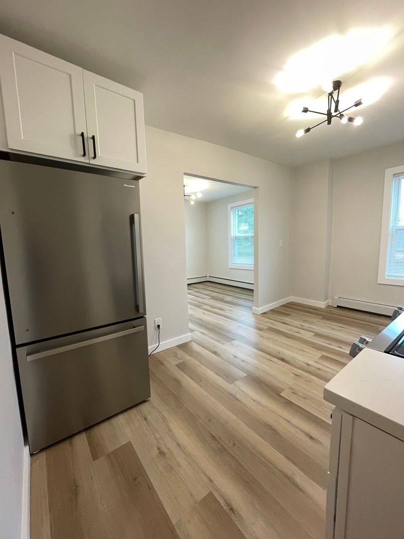 Apartment for rent at 411-431 N Main St Rd #15, Bristol, CT 06010