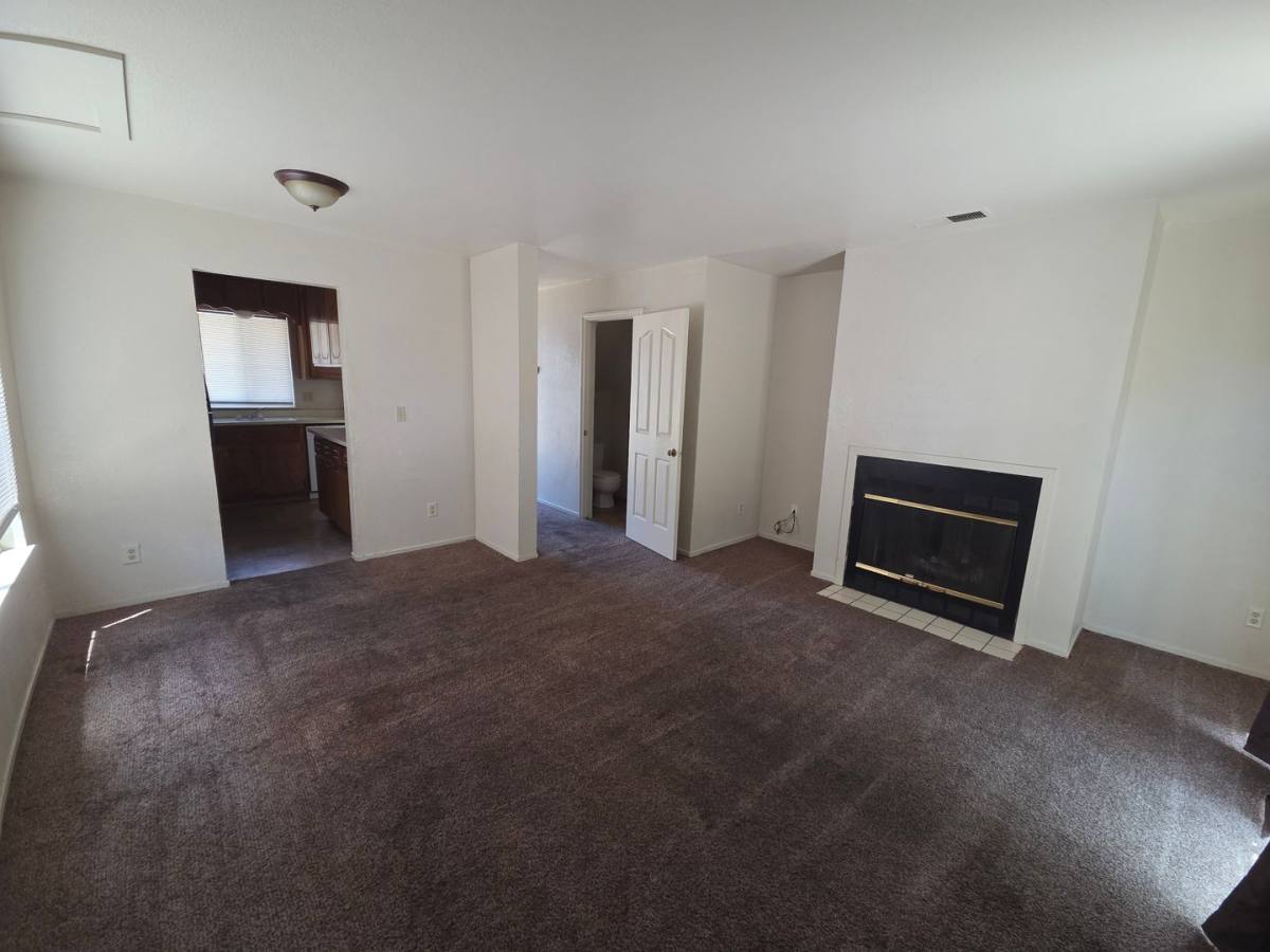 Apartment for rent at 724 Brighton Ave, Modesto, CA 95355