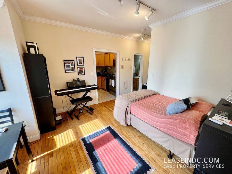Apartment for rent at 1901 16th St NW #204, Washington, DC 20009