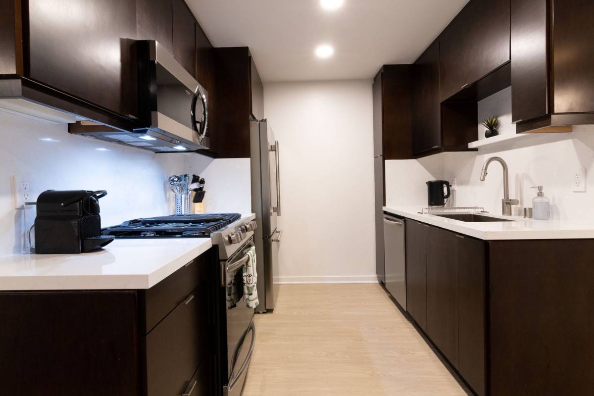 Apartment for rent at 10750 Missouri Ave, Los Angeles, CA 90025