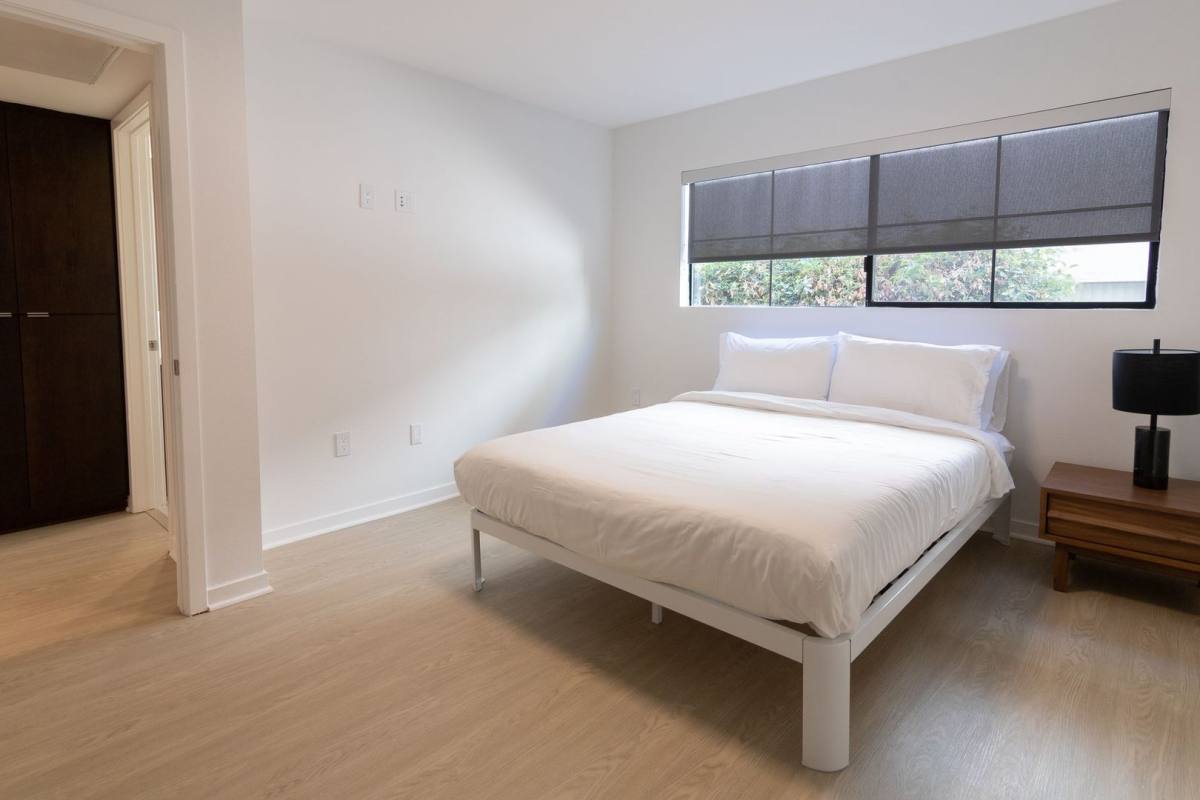 Apartment for rent at 10750 Missouri Ave, Los Angeles, CA 90025