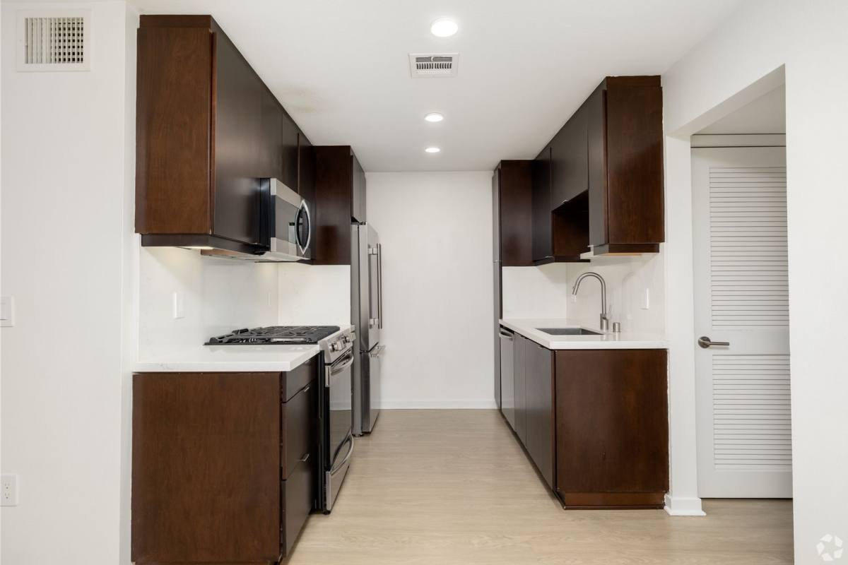 Apartment for rent at 10750 Missouri Ave, Los Angeles, CA 90025