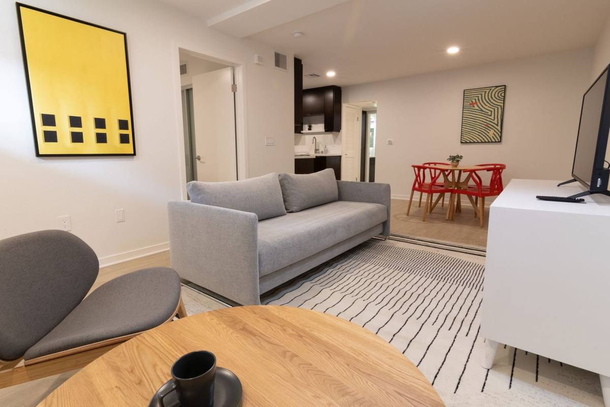 Apartment for rent at 10750 Missouri Ave, Los Angeles, CA 90025