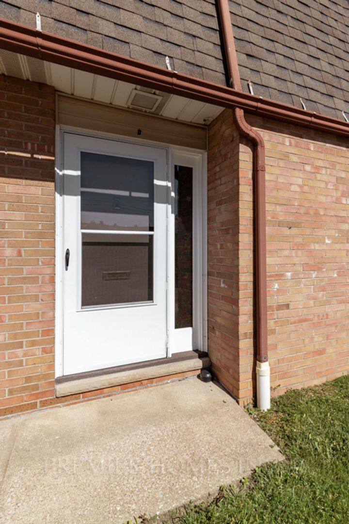 Apartment for rent at 3706 Martindale Rd NE, Canton, OH 44714