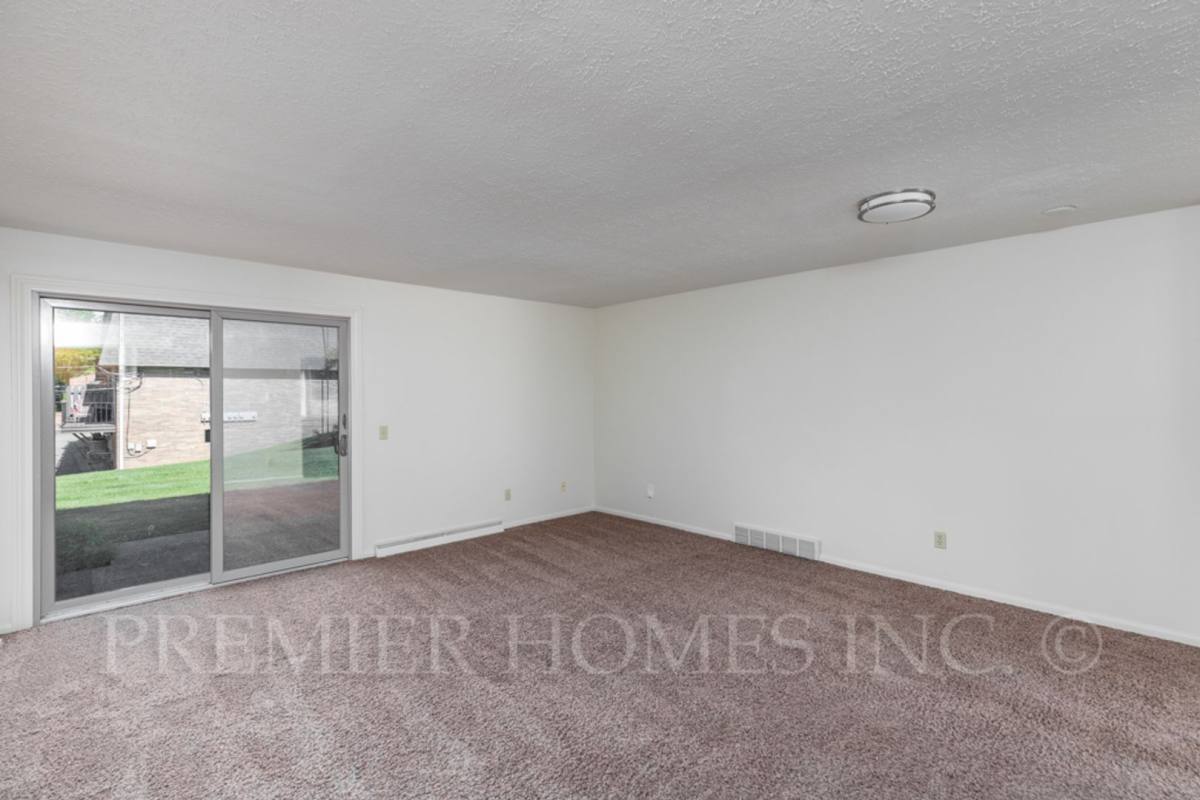 Apartment for rent at 3706 Martindale Rd NE, Canton, OH 44714