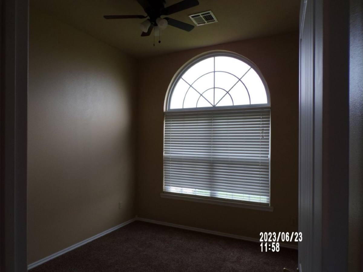 House for rent at 828 Wisconsin St, Geronimo, OK 73543