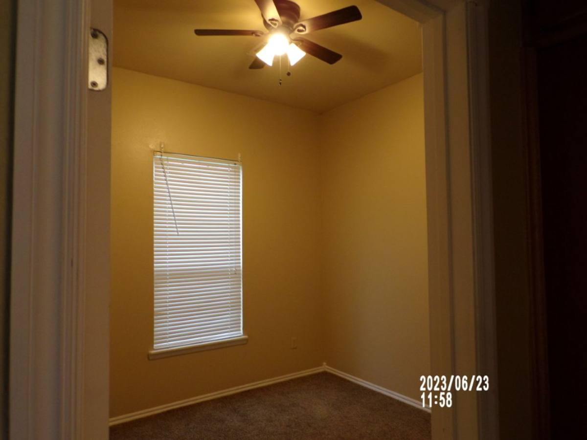 House for rent at 828 Wisconsin St, Geronimo, OK 73543