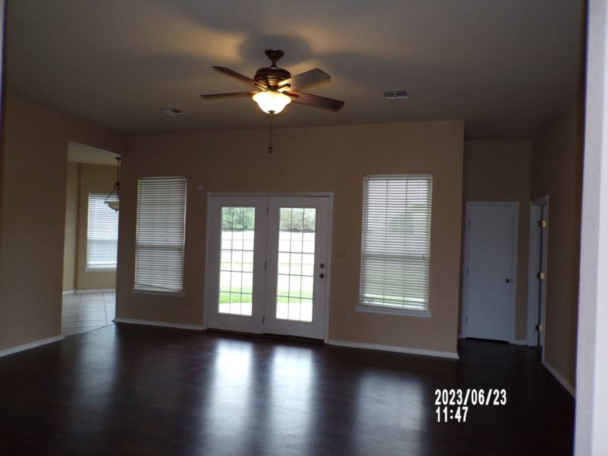 House for rent at 828 Wisconsin St, Geronimo, OK 73543
