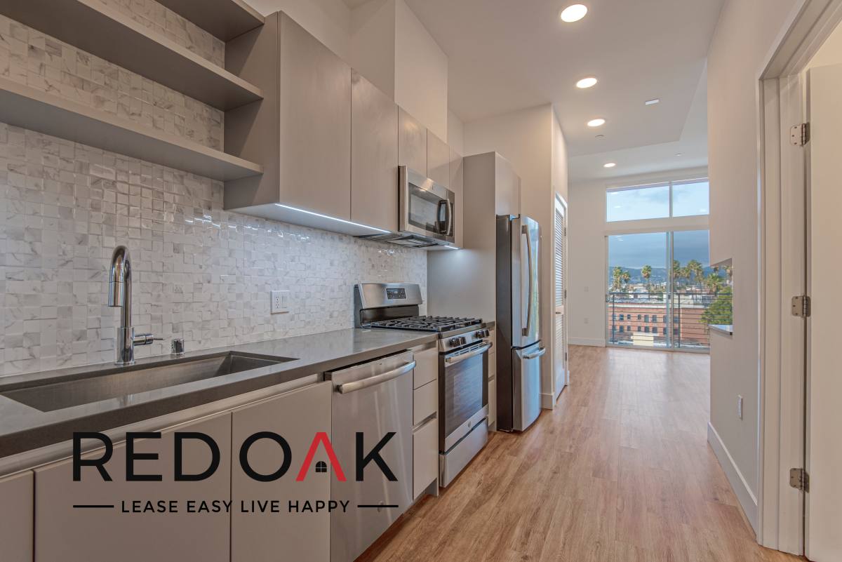 Condo for rent at 453 S Kenmore Ave #702, Los Angeles, CA 90020