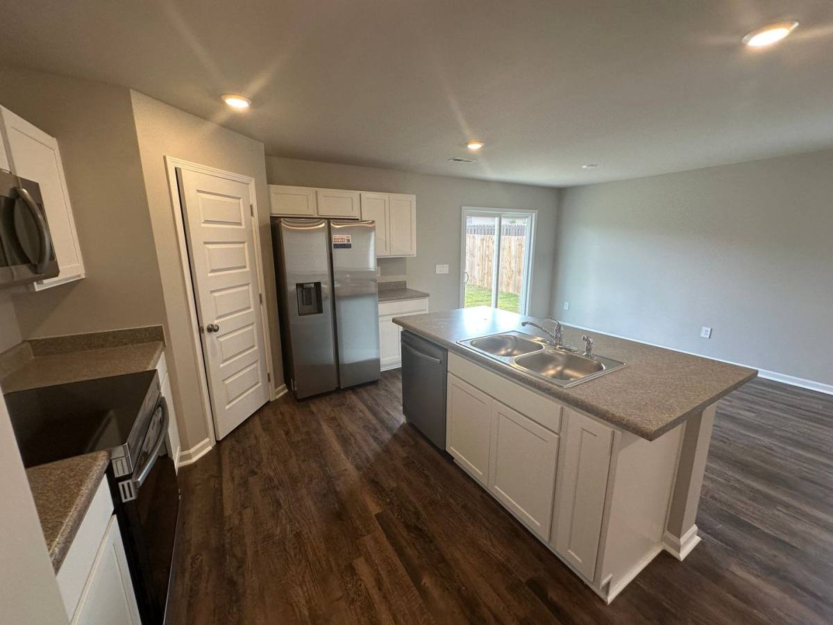 House for rent at 1634 Dryden St SE, Cullman, AL 35055