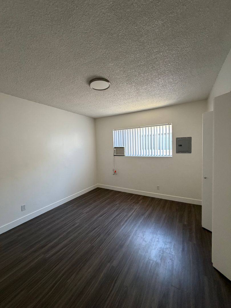 Apartment for rent at 4625 Bellflower Blvd, Long Beach, CA 90808