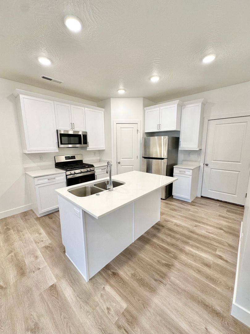 House for rent at 648 W Vermillion Wind Lane, Saint George, UT 84790