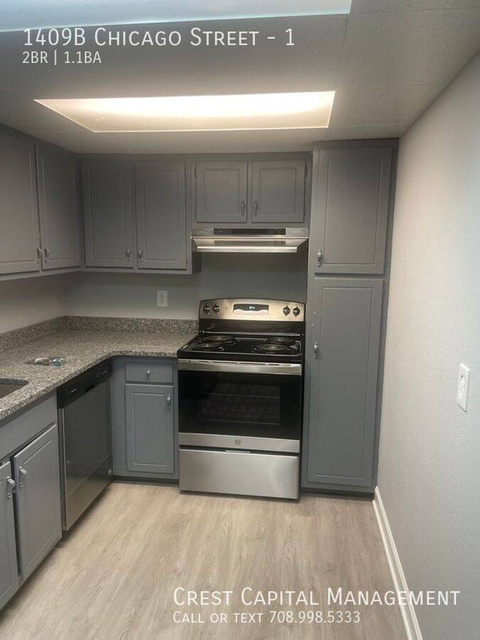 Apartment for rent at 1407 E Chicago St #1, Valparaiso, IN 46383