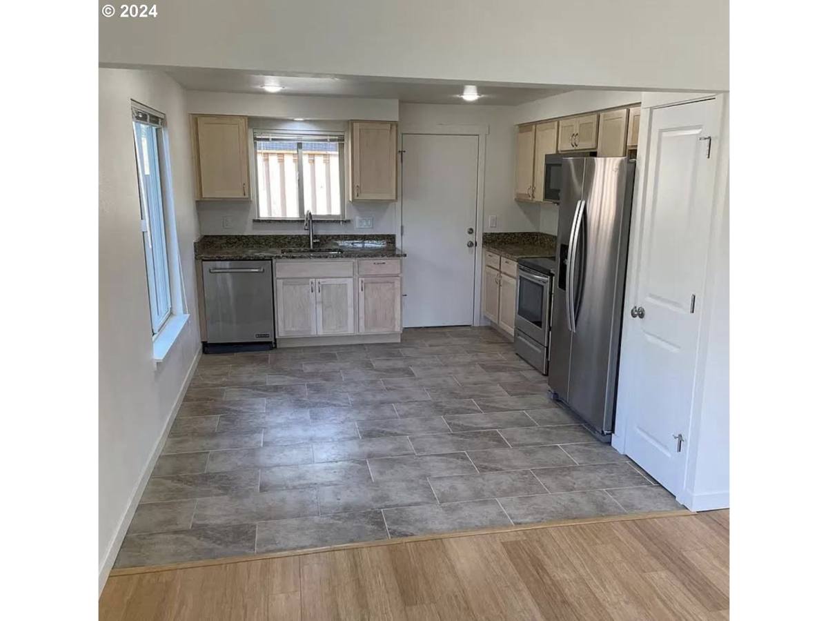 Apartment for rent at 1436 Village Park Place, West Linn, OR 97068