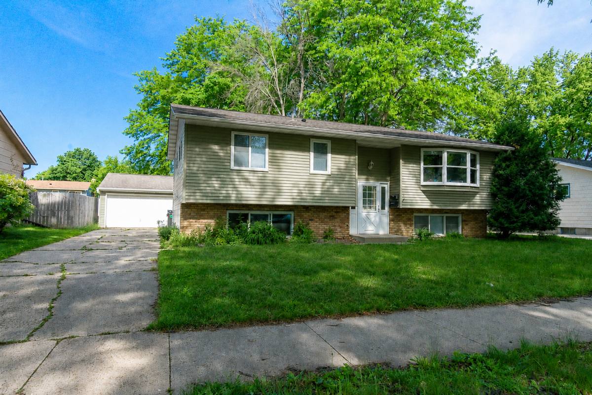 House for rent at 1613 8th Ave SE, Rochester, MN 55904