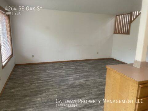 Townhouse for rent at 4264 SE Oak St, Hillsboro, OR 97123