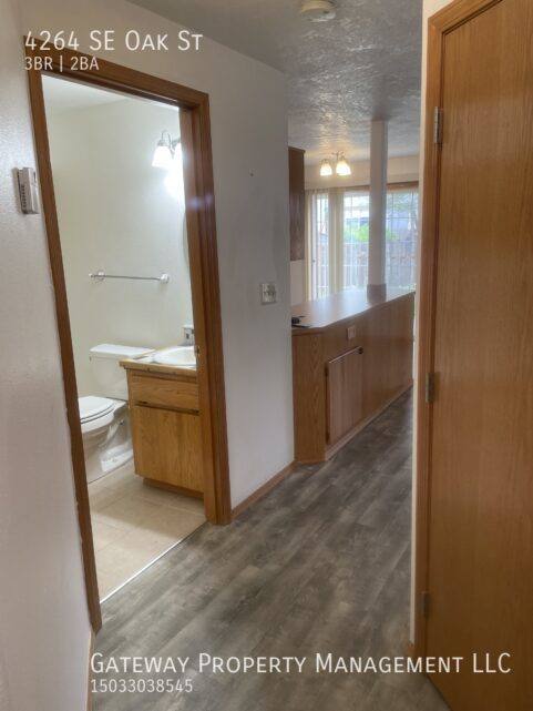 Townhouse for rent at 4264 SE Oak St, Hillsboro, OR 97123