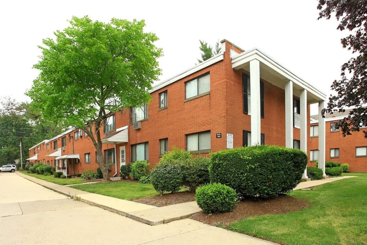 Apartment for rent at 4015 Rocky River Dr, Cleveland, OH 44135