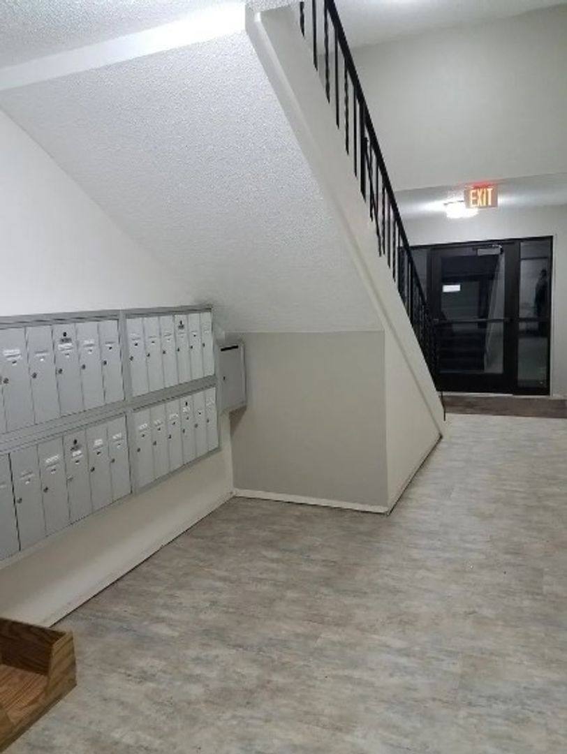Apartment for rent at 1095 Jefferson St SE, Hutchinson, MN 55350