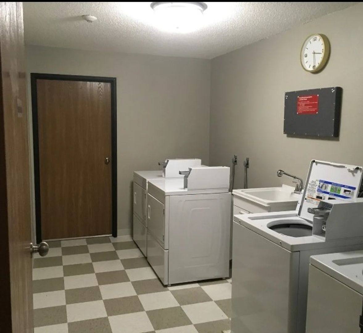 Apartment for rent at 1095 Jefferson St SE, Hutchinson, MN 55350