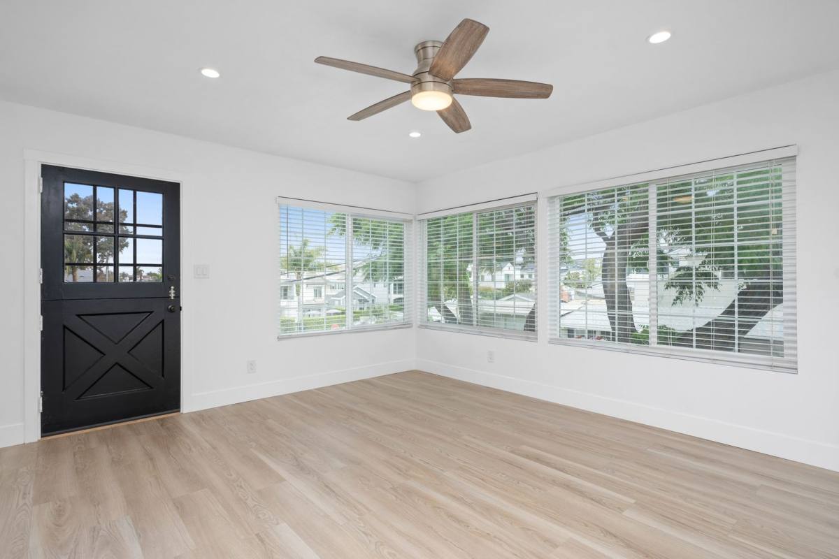 Apartment for rent at 520 Poinsettia Ave, Corona Del Mar, CA 92625