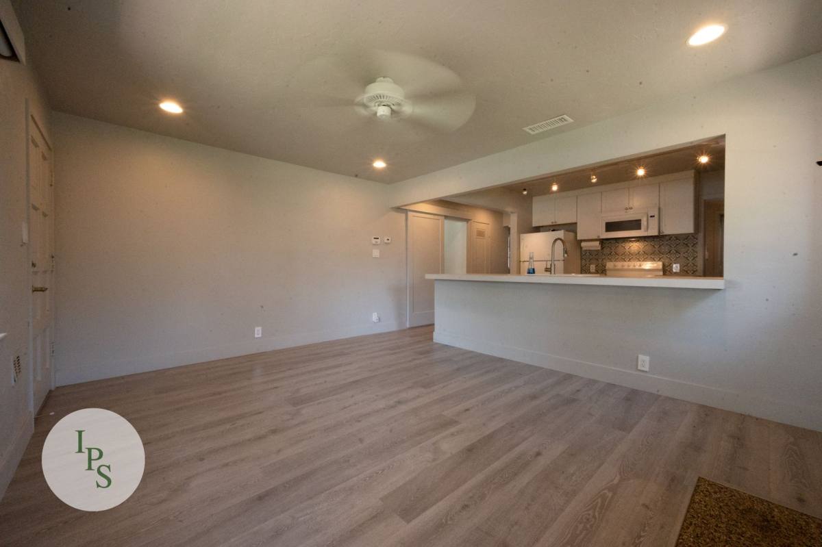 Apartment for rent at 534 W Hedges Ave, Fresno, CA 93728